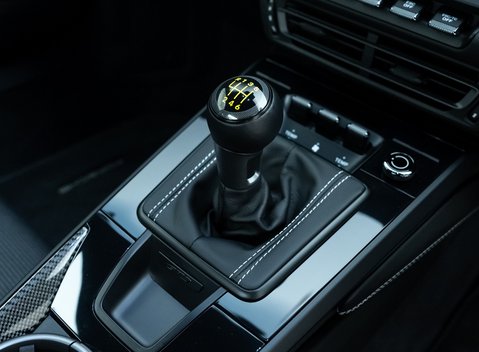 Porsche 911 GT3 Touring (992) 21