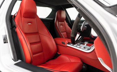 Mercedes-Benz SLS AMG 11