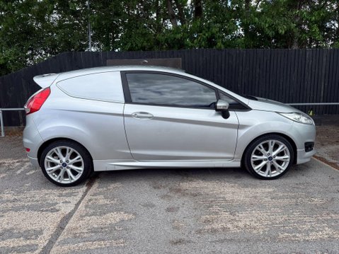 Ford Fiesta SPORT TDCI 10
