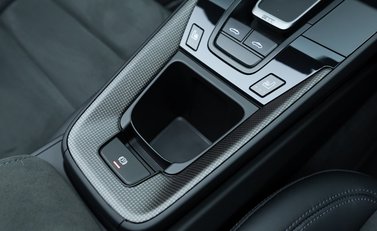 Porsche 911 Targa 4 GTS (992) 23