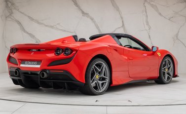 Ferrari F8 Spider 6
