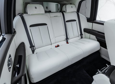 Rolls-Royce Cullinan Series II BLACK BADGE 16