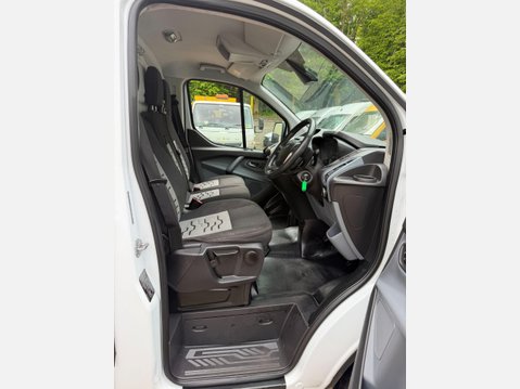 Ford Transit Custom 2.2 TDCi 290 Limited Panel Van 5dr Diesel Manual L2 H1 (186 g/km, 123 bhp) 34