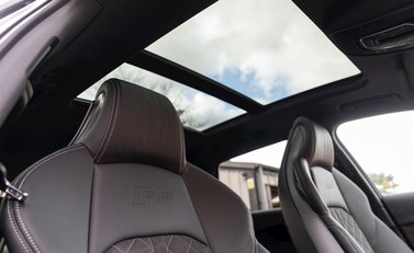 Audi RS4 Avant Sport Edition 17