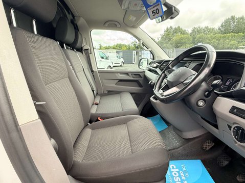 Volkswagen Transporter 2.0 Transporter T30 Highline TDI 13
