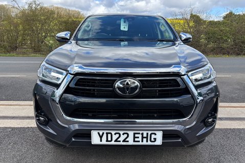 Toyota Hilux Invincible 4WD Auto 2.8 D-4D Double Cab Pickup - Pegasus Canopy 11