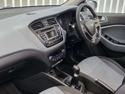 Hyundai i20 1.2 Premium SE Hatchback 5dr Petrol Manual Euro 6 (84 ps) 8
