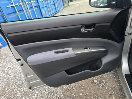 Toyota Prius 1.5 T3 Hatchback 5dr Petrol Hybrid CVT (104 g/km, 76 bhp) 12