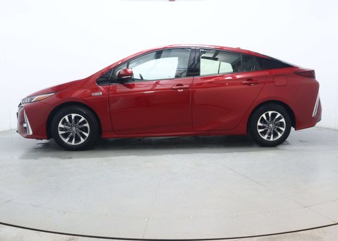 Toyota Prius 1.8 VVT 8.8kWh Business Edition Plus Hatchback 5dr Petrol Plug-in Hybrid CV 9