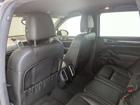 Porsche Cayenne 3.0 Cayenne V6 D Tiptronic S 4WD 5dr 40