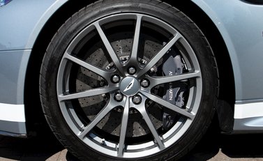 Aston Martin V12 Vantage S Roadster 12