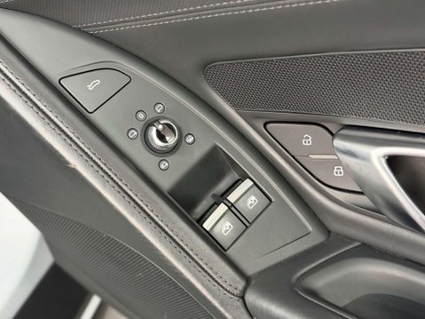 Audi R8 5.2 FSI V10 Performance Coupe 2dr Petrol S Tronic quattro Euro 6 (s/s) (620 54