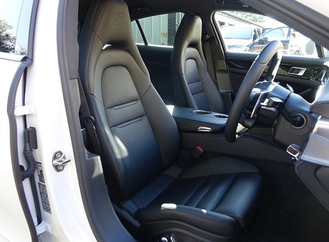 Porsche Panamera 4S 12