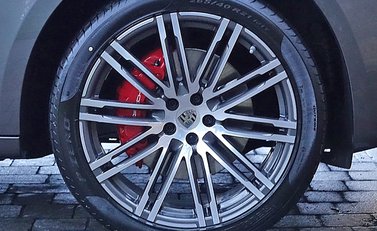 Porsche Macan Turbo 15