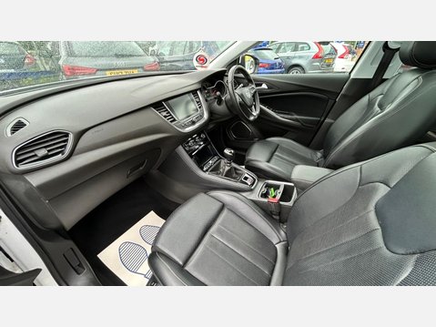 Vauxhall Grandland X 1.2 Turbo Elite Nav Premium Euro 6 (s/s) 5dr 11