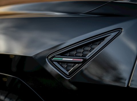 Lamborghini Urus 30