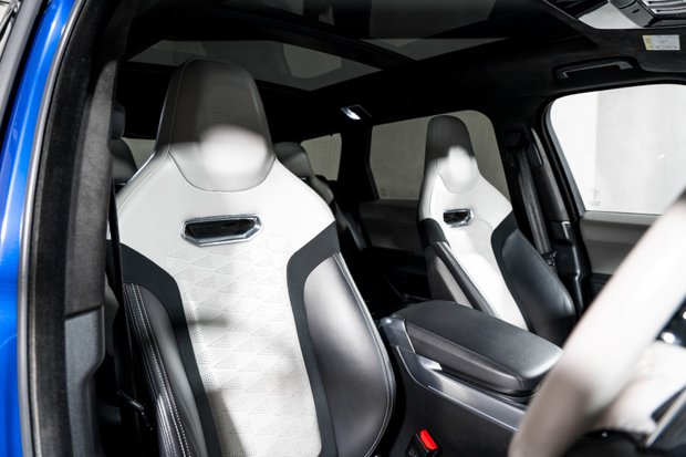 Land Rover Range Rover Sport SVR URBAN EDITION. URBAN EDITION. FIXED SIDE STEPS. PANO ROOF. PIXEL LEDS. 5