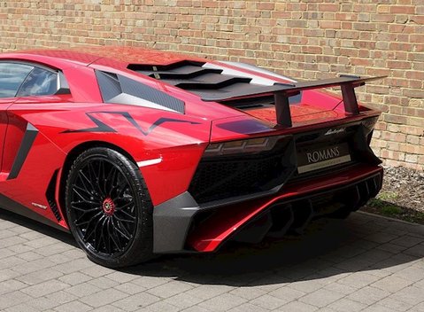 Lamborghini Aventador SV 8