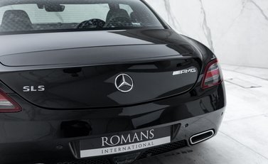 Mercedes-Benz SLS AMG 38