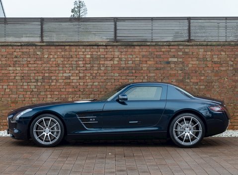 Mercedes-Benz SLS AMG 2
