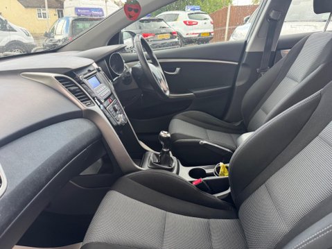Hyundai i30 1.6 CRDi Blue Drive Active Euro 5 (s/s) 5dr 29