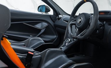 McLaren 765LT Spider 17