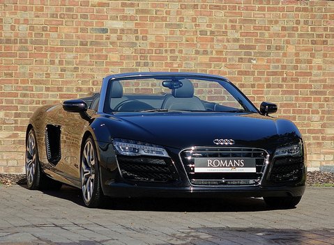 Audi R8 V10 Spyder 1