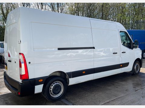 Renault Master 2.3 dCi 35 Business FWD LWB Medium Roof Euro 6 4dr 10
