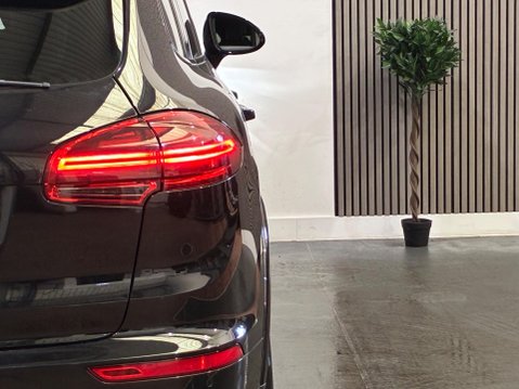 Porsche Cayenne 3.0 TD V6 Platinum Edition TiptronicS 4WD Euro 6 (s/s) 5dr 62