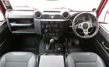 Land Rover Defender 90 XS 2