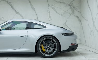 Porsche 911 GT3 Touring (992) 34