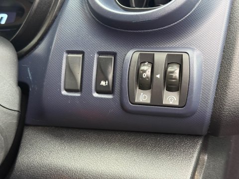 Vauxhall Vivaro 1.6 CDTi 2900 BiTurbo ecoFLEX L2 H1 Euro 6 (s/s) 5dr (9 Seat) 15