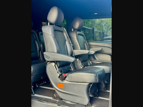 Mercedes-Benz V Class 2.2 V220d AMG Line MPV 5dr Diesel G-Tronic+ Euro 6 (s/s) 7 Seat (163 ps) 6