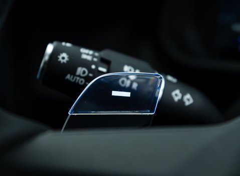 Land Rover Defender 110 OCTA EDITION ONE 14