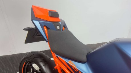 KTM RC 390 2024 1K VERY CLEAN A2 READY SPORTS BIKE 390CC 21