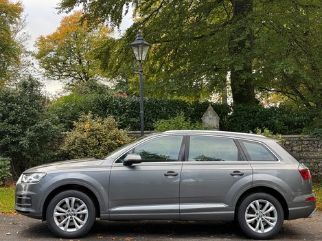 Audi Q7 TDI QUATTRO SE 2