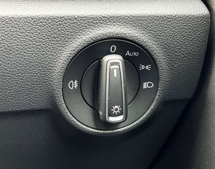 Volkswagen T-Roc 1.5 T-Roc R-Line TSI Semi-Auto 5dr 65