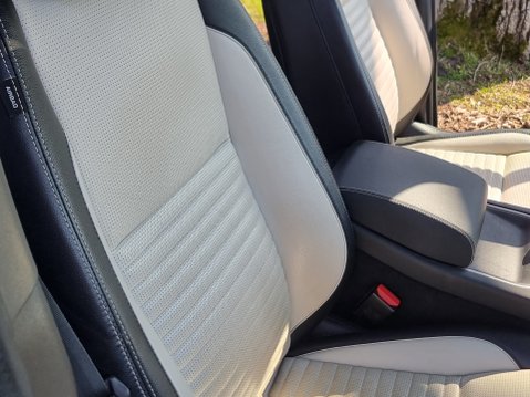 Land Rover Discovery Sport R-DYNAMIC SE MHEV 26