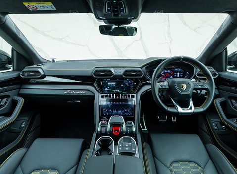 Lamborghini Urus S 18