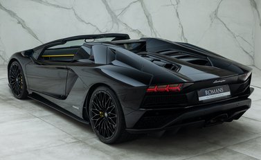 Lamborghini Aventador S LP 740-4 ROADSTER 16