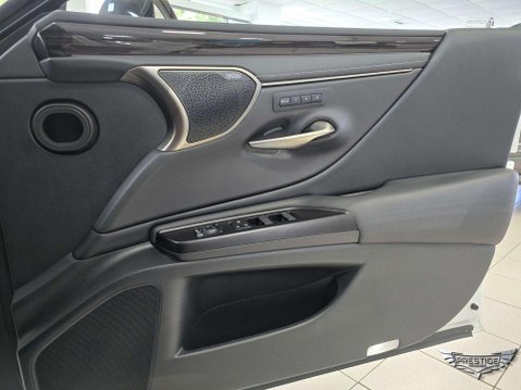 Lexus Es 2.5 300h Takumi E-CVT Euro 6 (s/s) 4dr 89