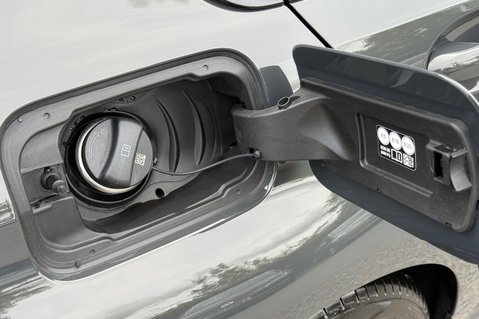 BMW 3 Series 330E M SPORT PHEV -VISIBILITY/TECH/PRO PACKS - HARMAN KARDON 66