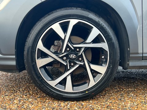 Hyundai KONA T-GDI PREMIUM MHEV 4