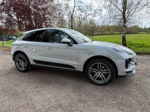 Porsche Macan PDK 18