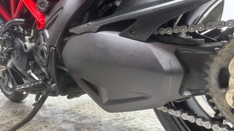 Ducati Diavel 1198 CARBON EDITION 24K 1 OWNER JUST SERVICED MOT APRIL 2027 33