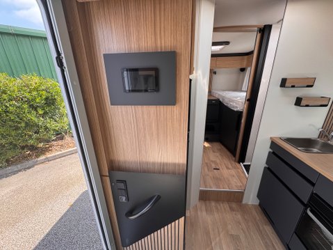 Pilote P740FGJ Evidence 2025 MODEL 18