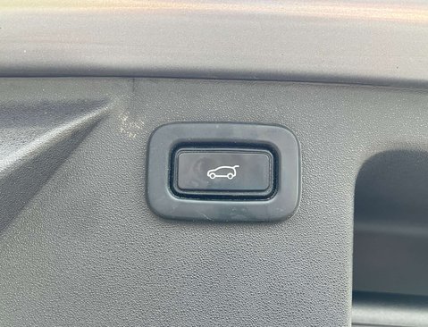 Land Rover Discovery Sport 2.0 Discovery Sport R-Dynamic HSE Auto 4WD 5dr 50