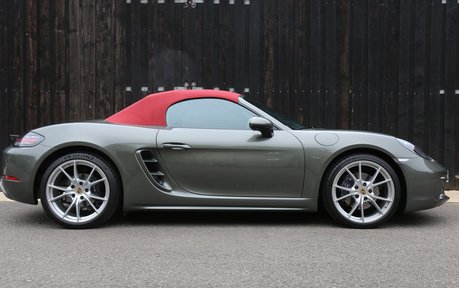 Porsche 718 Boxster - BOSE, 20" Alloys, Sport Chrono, and More 16