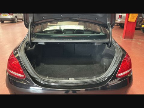 Mercedes-Benz C Class 2.1 C220 AMG Line Bluetec Auto 4dr 7
