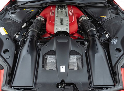 Ferrari 812 Superfast 36